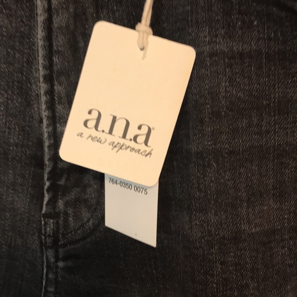 NEW a.n.a High Rise Straight Jean. 12P - Picture 6 of 10